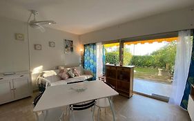 C037-Nice Studio With Garden And Parking - Near Beach